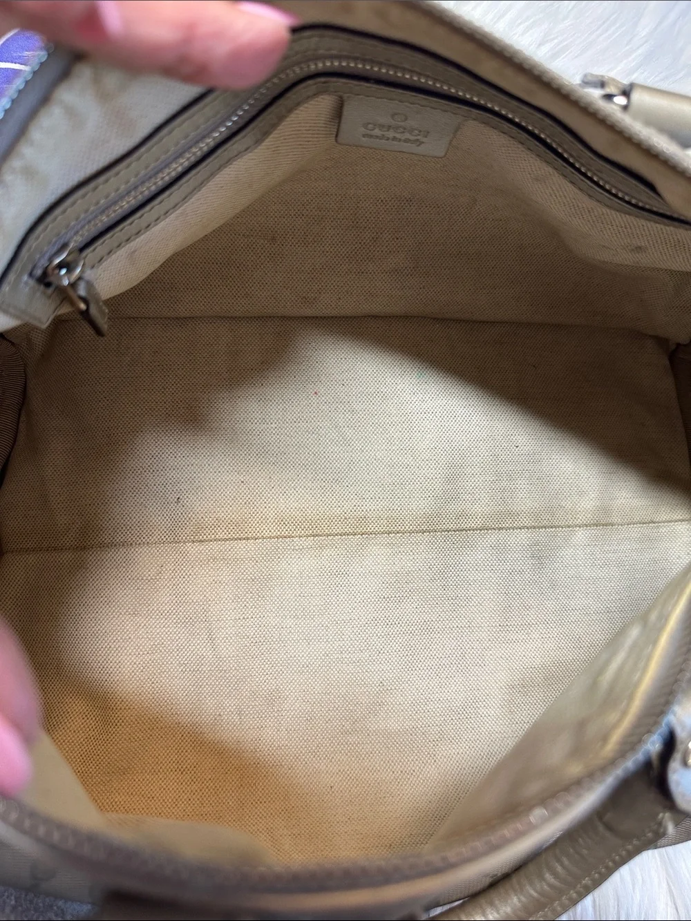 EUC Gucci Metallic Silver GG Imprimé Joy Boston Bag w/ detach strap 🩶 Offers?